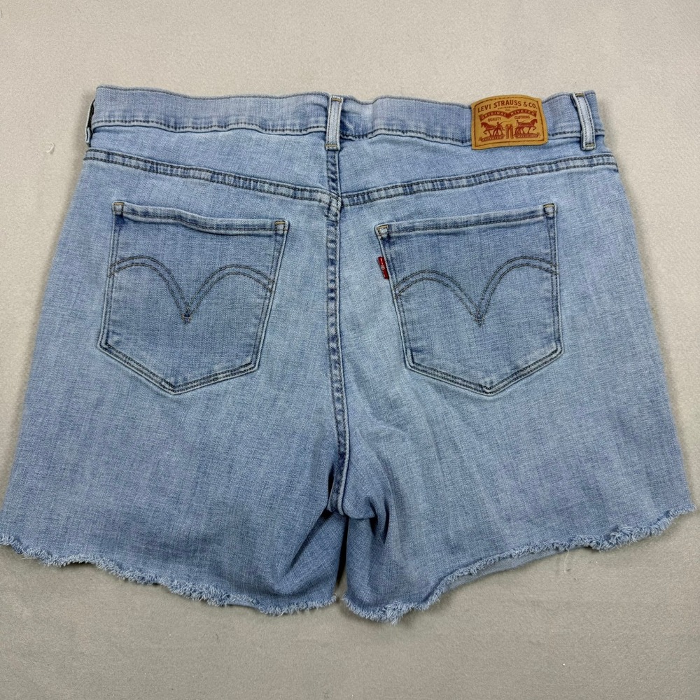 Levis Classic Shorts Womens 32 Light Wash Denim Raw Hem Cut Off Blue